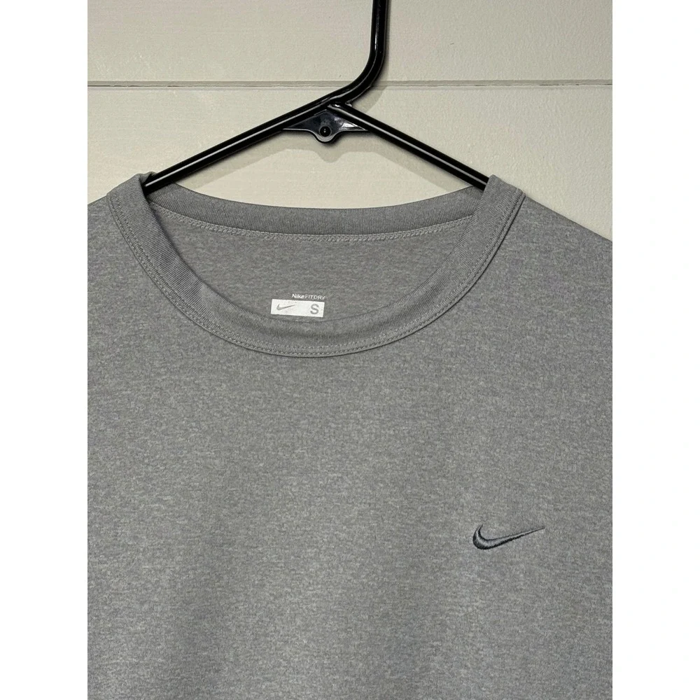 Nike Dri FIT Men Gray‎ Short Sleeve Athletic T Shirt Size S S8JOM